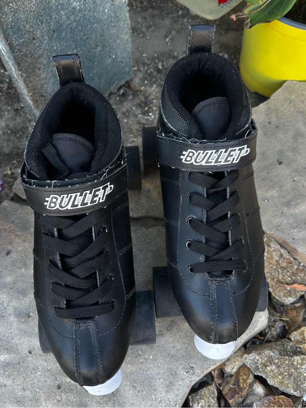 Black Men’s Bullet Roller Skate Shoes